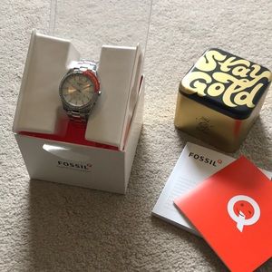 Jewelry - NWT Fossil Hybrid smartwatch silver Jewelry - NWT Fossil Hybrid smartwatch silver